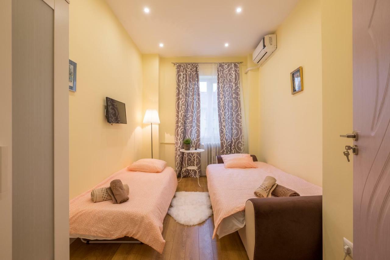 Modern 2 Bedroom Apartment Next To Vitosha Str. ソフィア エクステリア 写真
