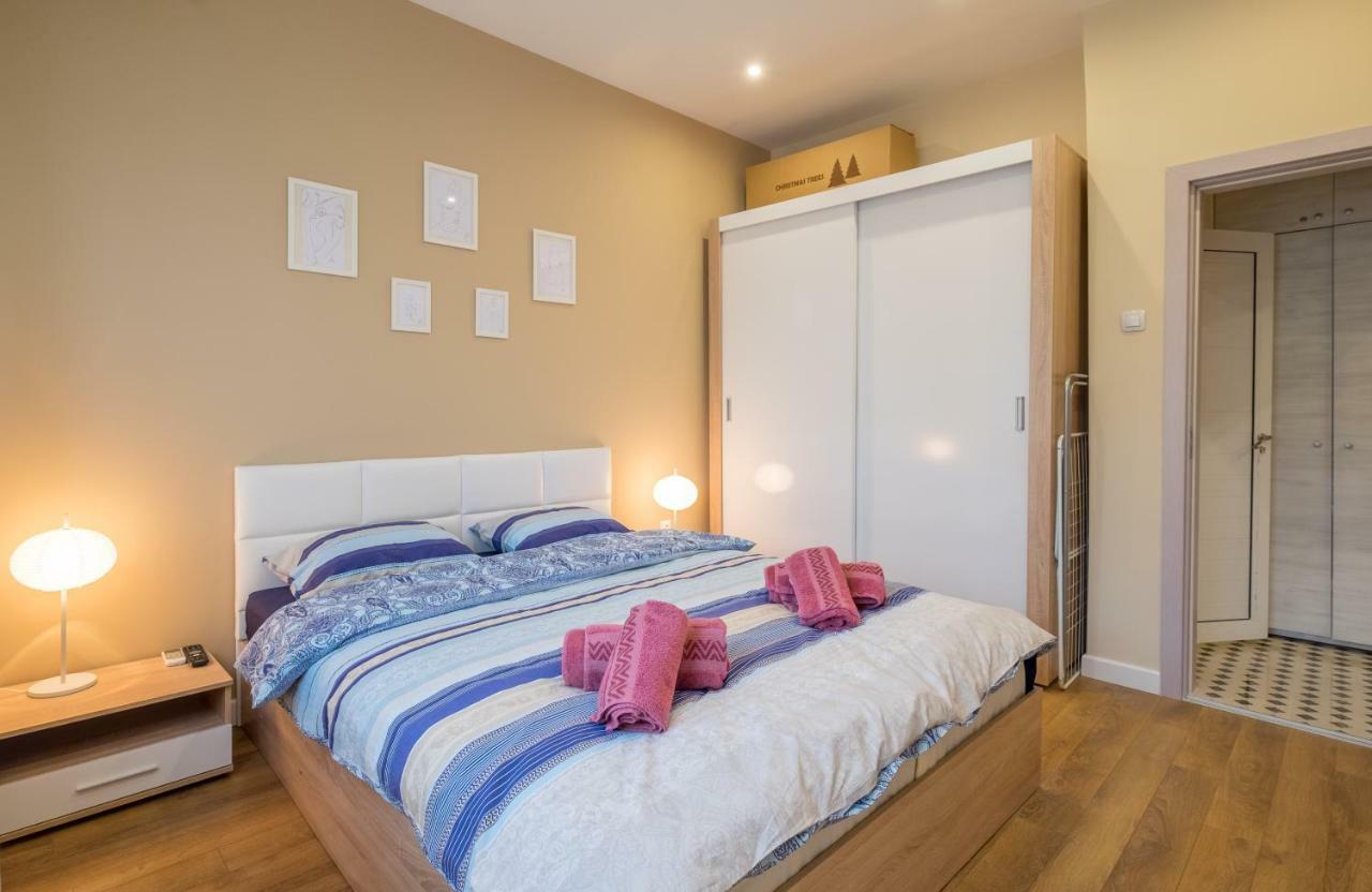 Modern 2 Bedroom Apartment Next To Vitosha Str. ソフィア エクステリア 写真