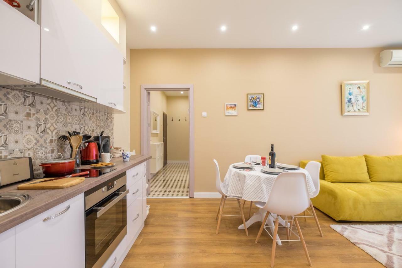 Modern 2 Bedroom Apartment Next To Vitosha Str. ソフィア エクステリア 写真
