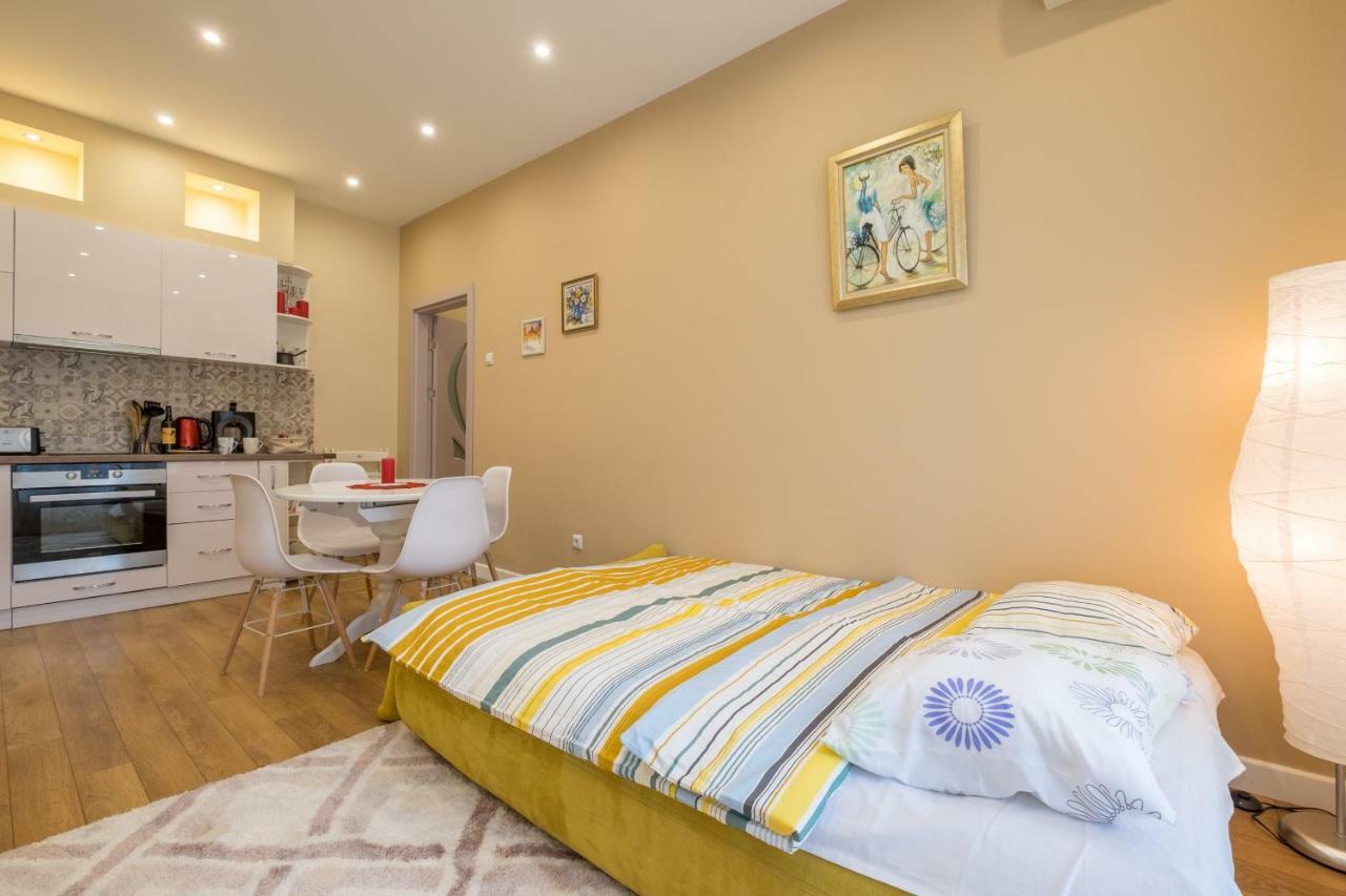 Modern 2 Bedroom Apartment Next To Vitosha Str. ソフィア エクステリア 写真