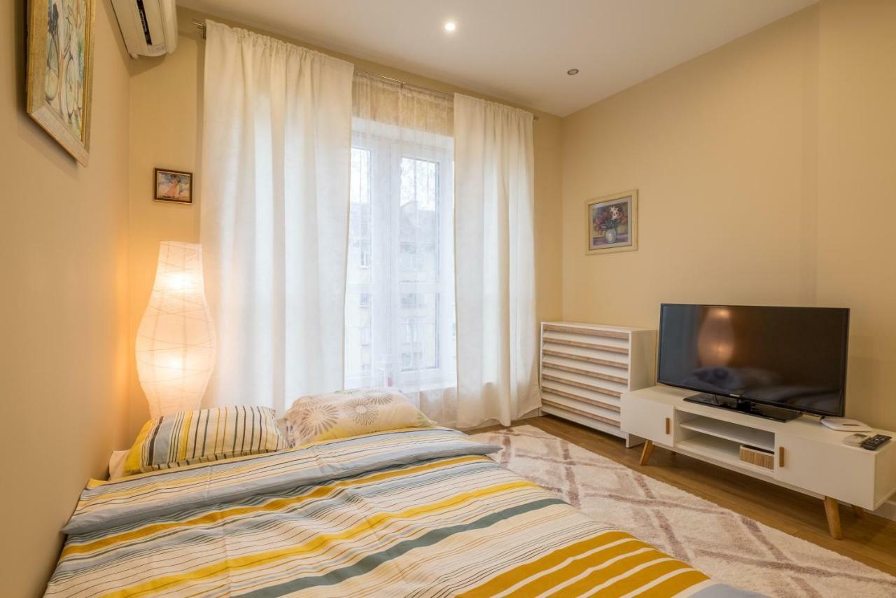 Modern 2 Bedroom Apartment Next To Vitosha Str. ソフィア エクステリア 写真