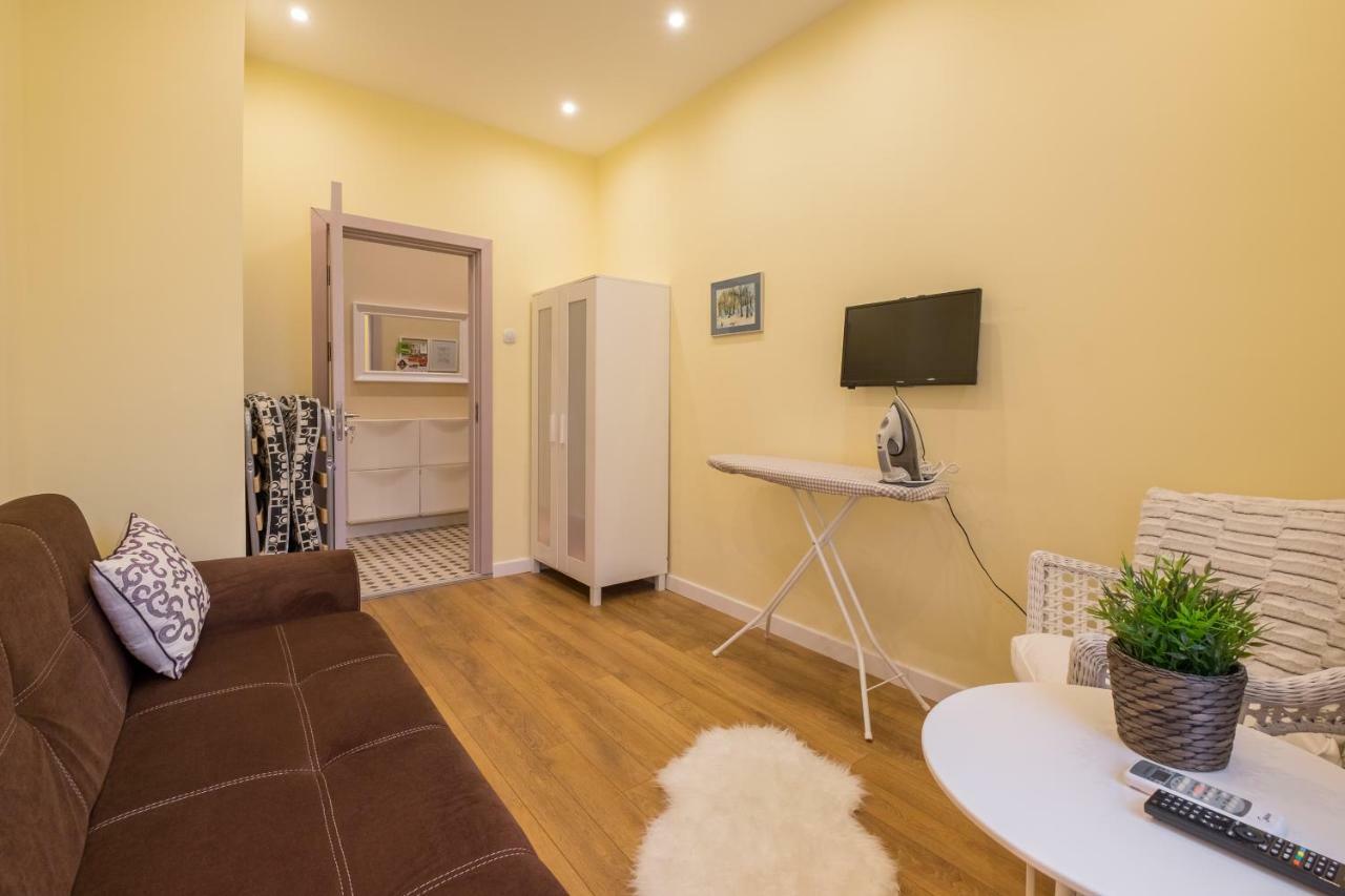 Modern 2 Bedroom Apartment Next To Vitosha Str. ソフィア エクステリア 写真