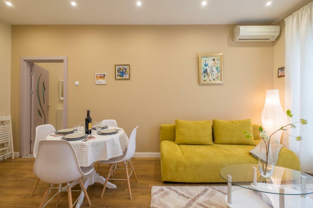 Modern 2 Bedroom Apartment Next To Vitosha Str. ソフィア エクステリア 写真
