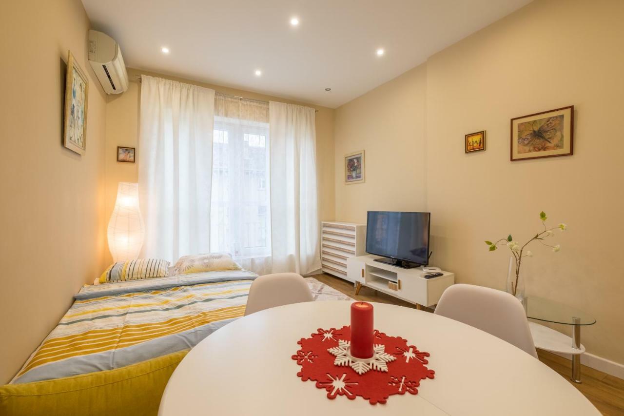 Modern 2 Bedroom Apartment Next To Vitosha Str. ソフィア エクステリア 写真