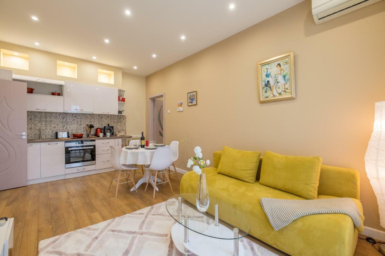 Modern 2 Bedroom Apartment Next To Vitosha Str. ソフィア エクステリア 写真